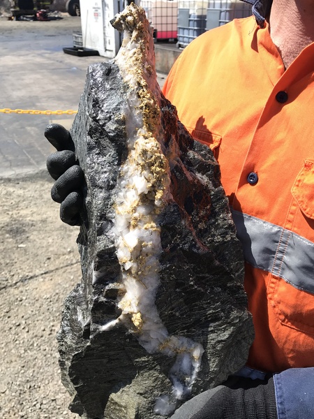 Quartz vein with visible gold. Beta Hunt deposit sample.