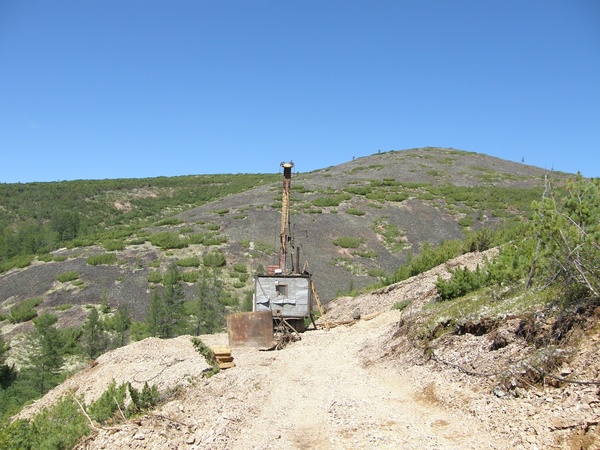 Буровая на рудопроявлении Гросс