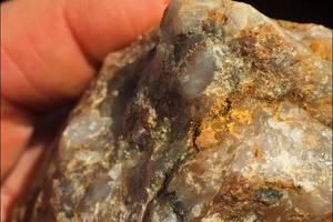 Visible gold in quartz. Dakouli2