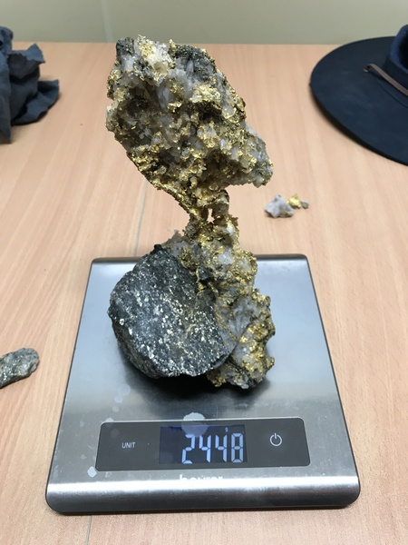 Gold with quartz inclusions. Sample from the Beta Hunt mine.