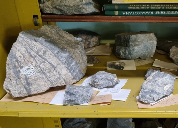 Арсенопирит-кварцевые жилы