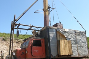 Буровая установка СКБ-4 на базе ТТ-4