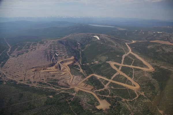 Начало добычи руды на месторождении Гросс