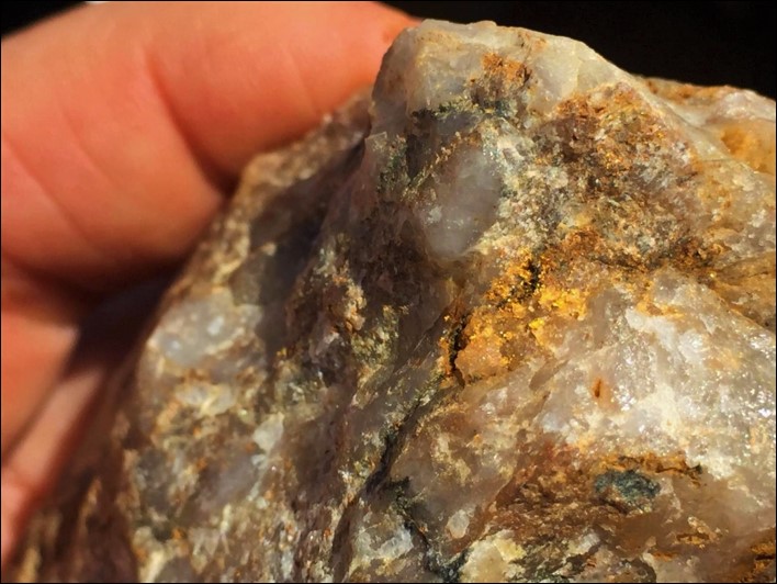 Visible gold in quartz. Dakouli2